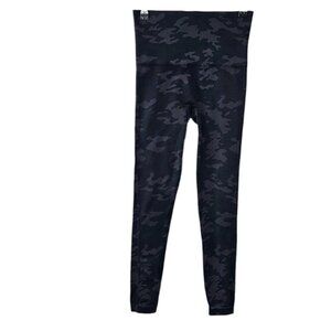 SPANX Womens Look At Me Now Seamless Leggings, Camo, Shaping, Size Small